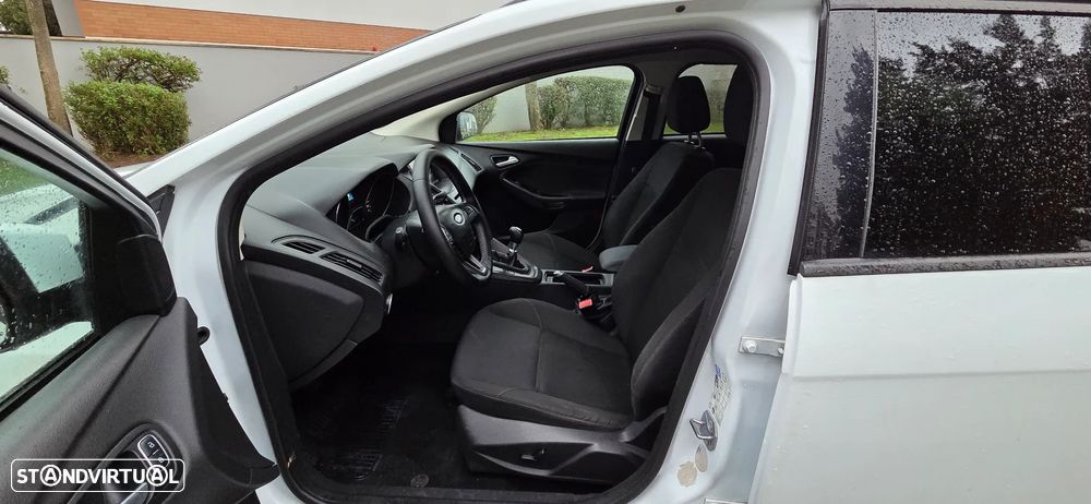 Ford Focus SW 1.5 TDCi Titanium ECOnetic - 9