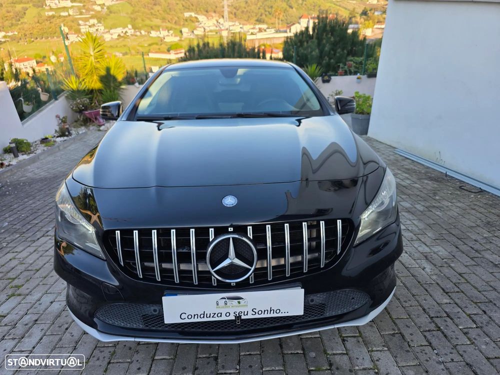 Mercedes-Benz CLA 180 d Shooting Brake AMG Line - 19