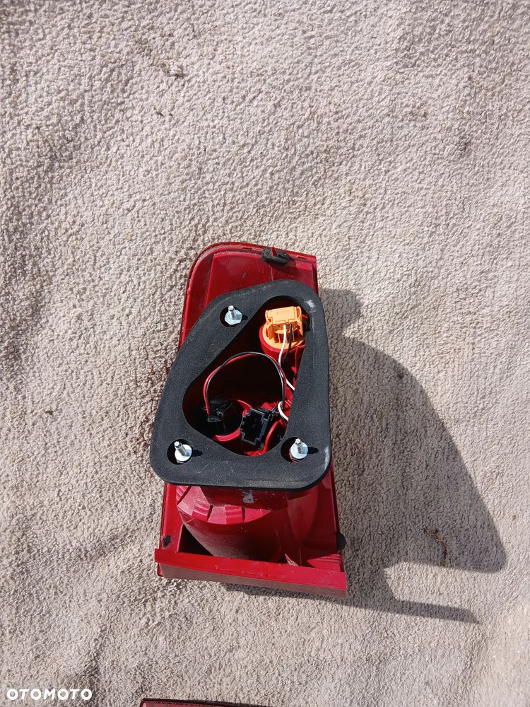 LAMPA TYLNA  PRAWA SEAT ALTEA XL - 6