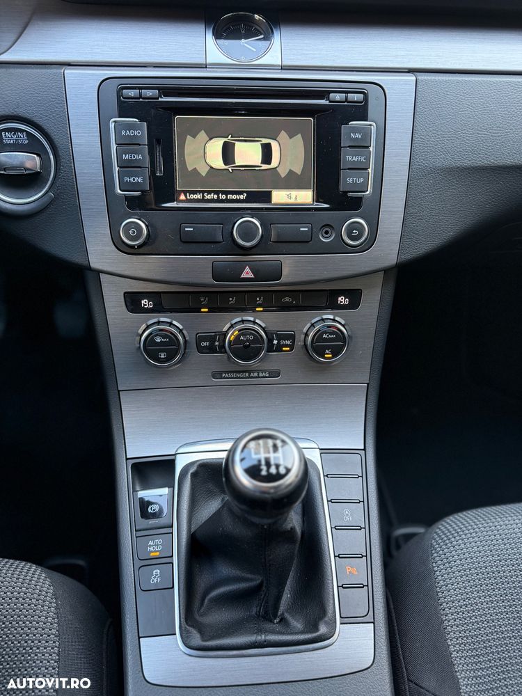 Volkswagen Passat 1.6 TDI BlueMotion Technology Comfortline - 14