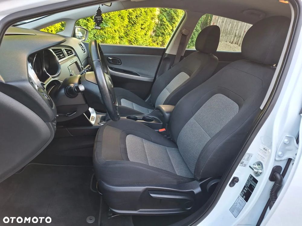 Kia Ceed 1.4 CVVT Dream Team Edition - 9