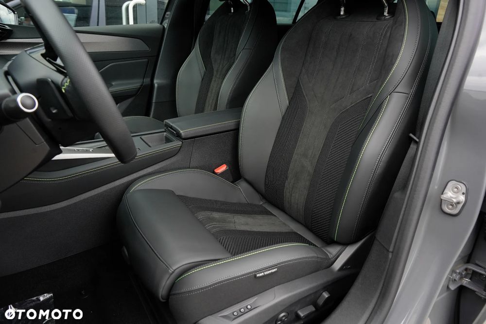 Peugeot 308 1.2 mHEV GT Exclusive S&S e-DCS6 - 9