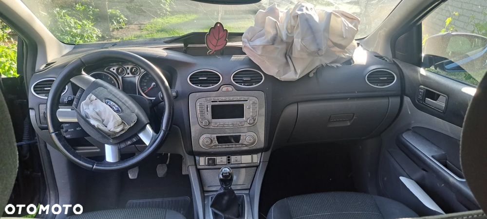 Ford Focus 1.8 Titanium - 9