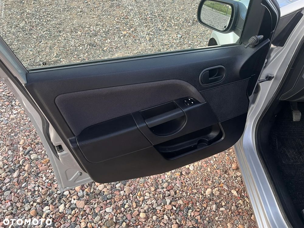 Ford Fiesta 1.4 Connection - 18