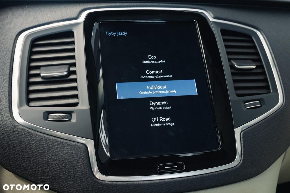 Volvo XC 90 B5 D AWD Momentum Pro - 21