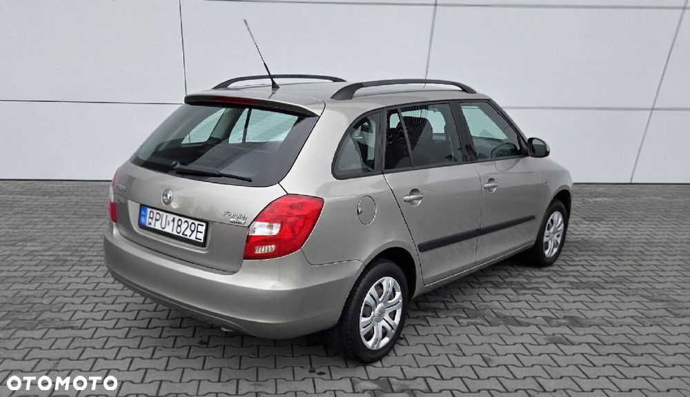 Skoda Fabia 1.2 HTP Ambiente - 12
