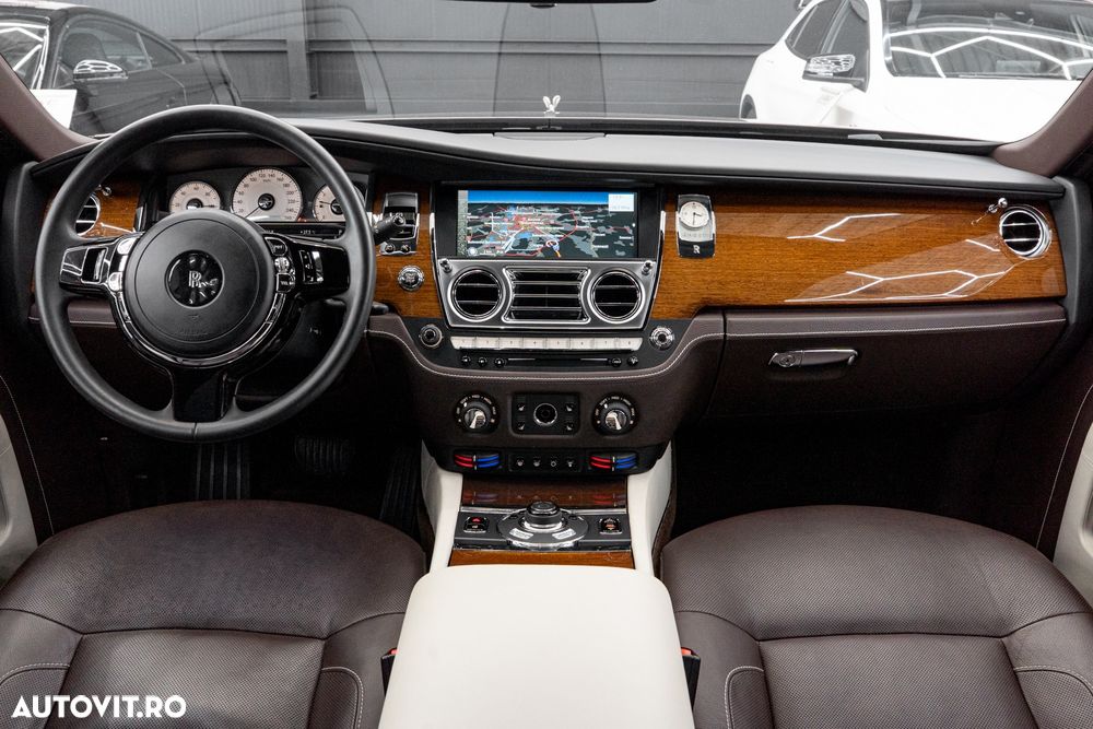 Rolls-Royce Ghost - 10