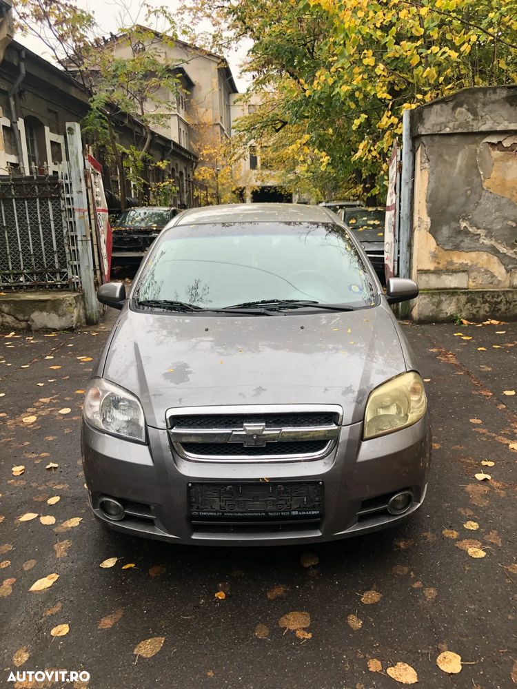 Dezmembrez Chevrolet Aveo gri argintiu 2007 1,4 benzina - 2