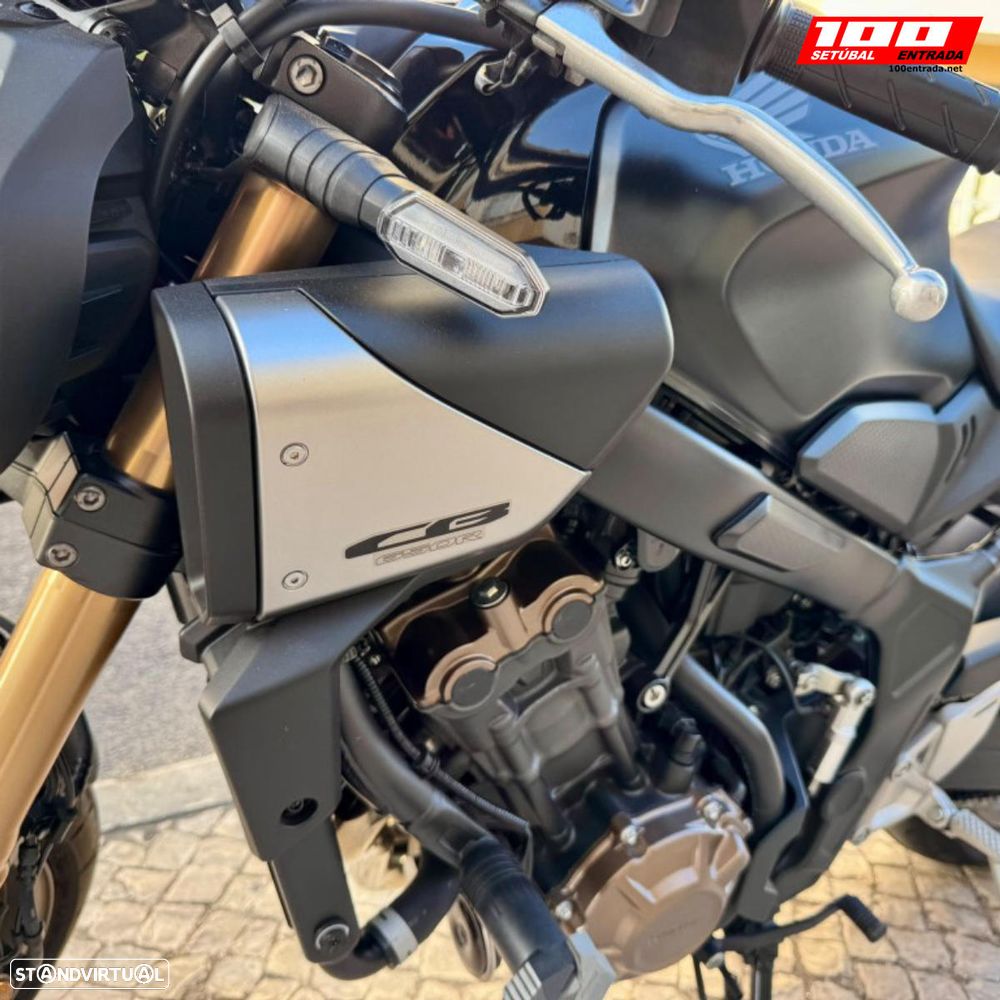 Honda CB 650 RA - 24
