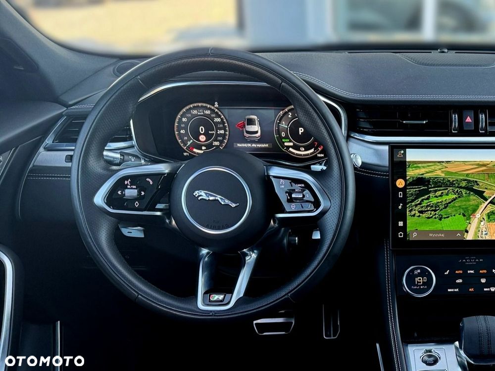 Jaguar F-Pace - 15