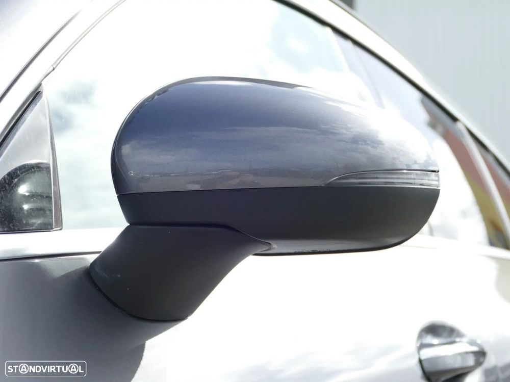 Mercedes-Benz CLA 250 e Shooting Brake AMG Line - 9