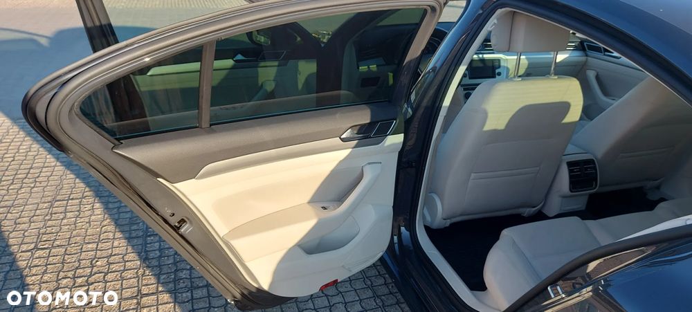 Volkswagen Passat 1.8 TSI BMT Comfortline DSG - 12