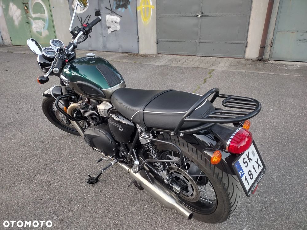 Triumph Bonneville - 8