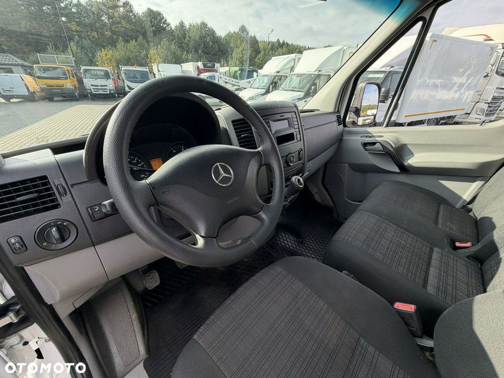Mercedes-Benz Sprinter - 21