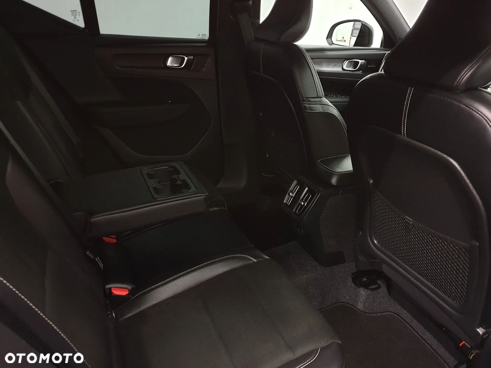 Volvo XC 40 D3 SCR R-Design - 28