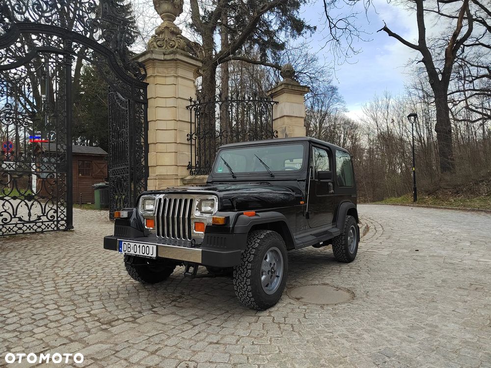 Jeep Wrangler - 1
