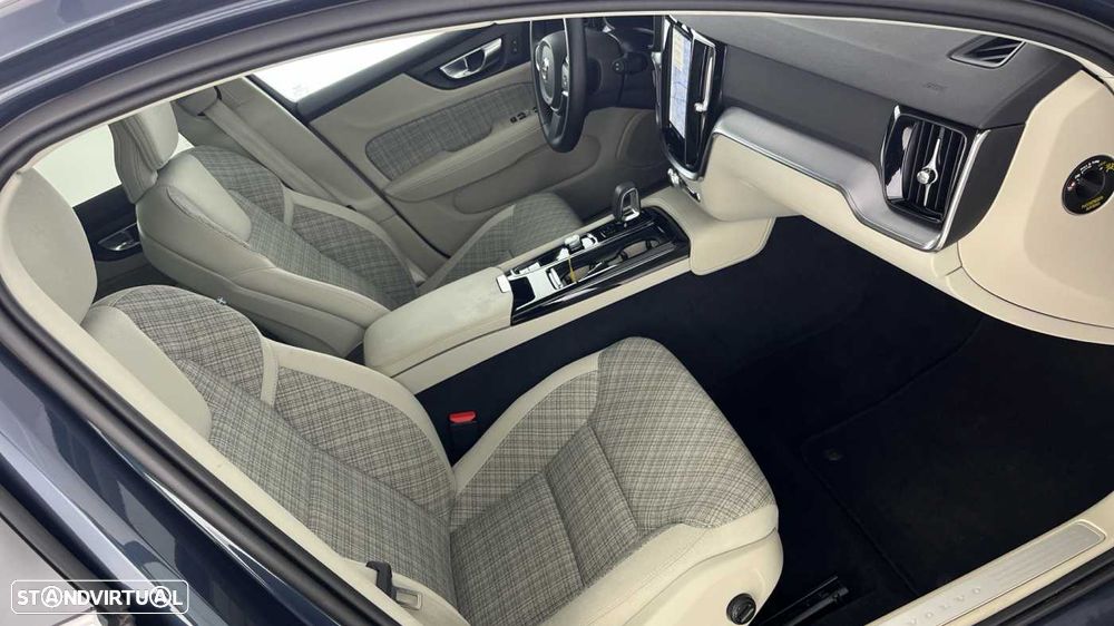 Volvo V60 2.0 T6 AWD TE Core - 3