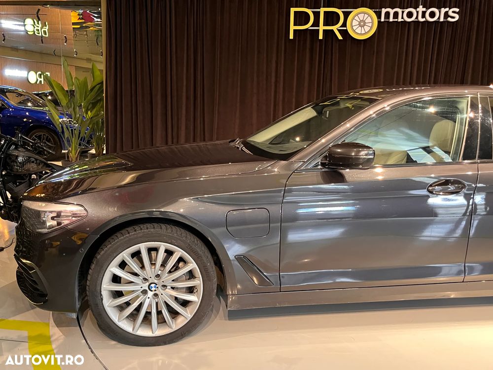 BMW Seria 5 530e xDrive AT PHEV - 8