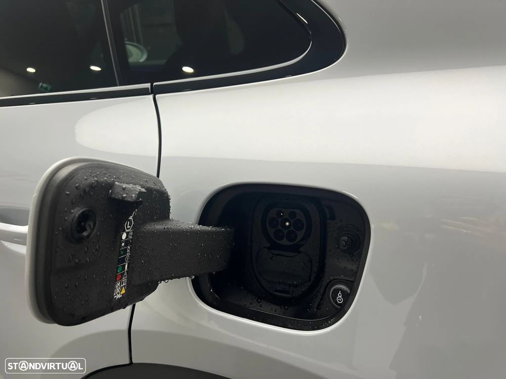 Porsche Macan Electric 4 - 19