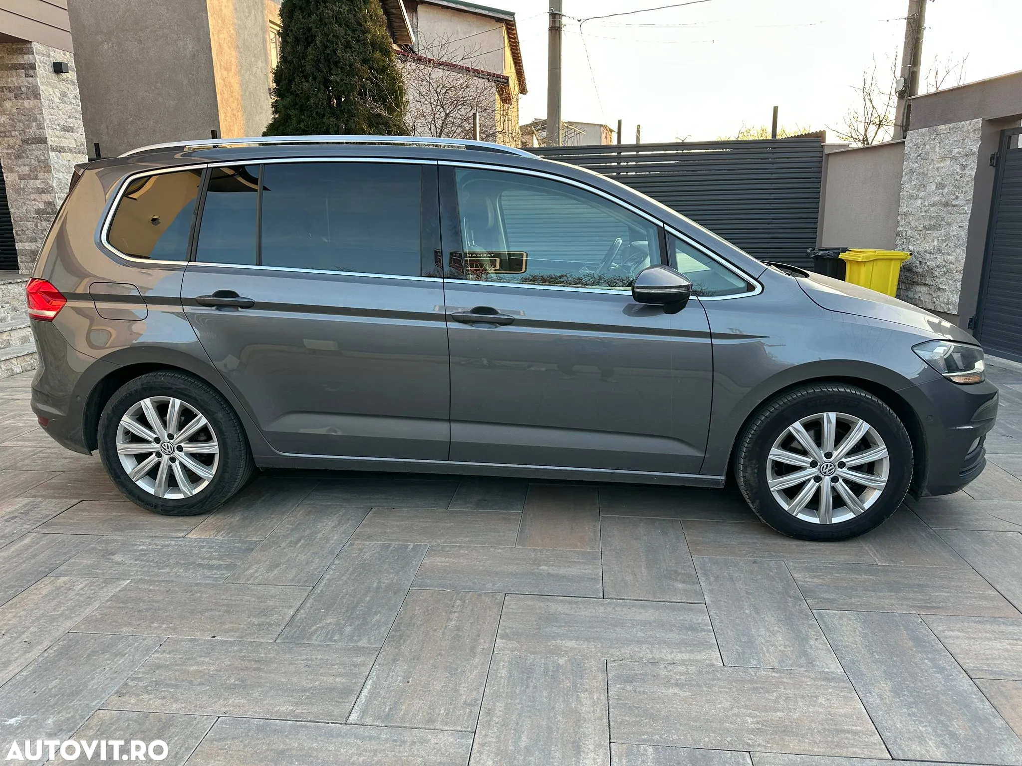 Volkswagen Touran 1.6 TDI SCR BlueMotion Technology Comfortline - 8