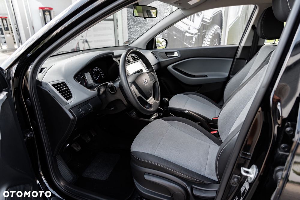 Hyundai i20 1.25 Classic + - 14