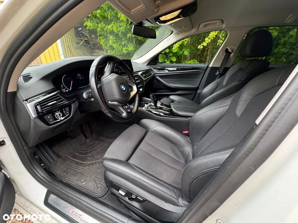 BMW Seria 5 520d xDrive Sport Line sport - 4