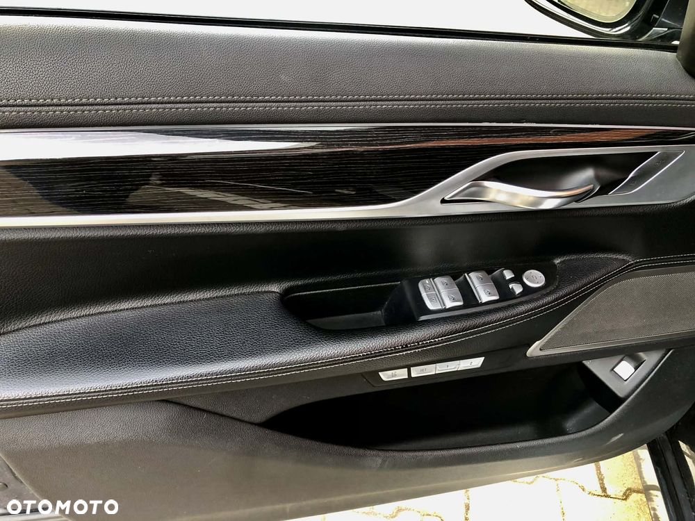 BMW Seria 7 740d xDrive - 18