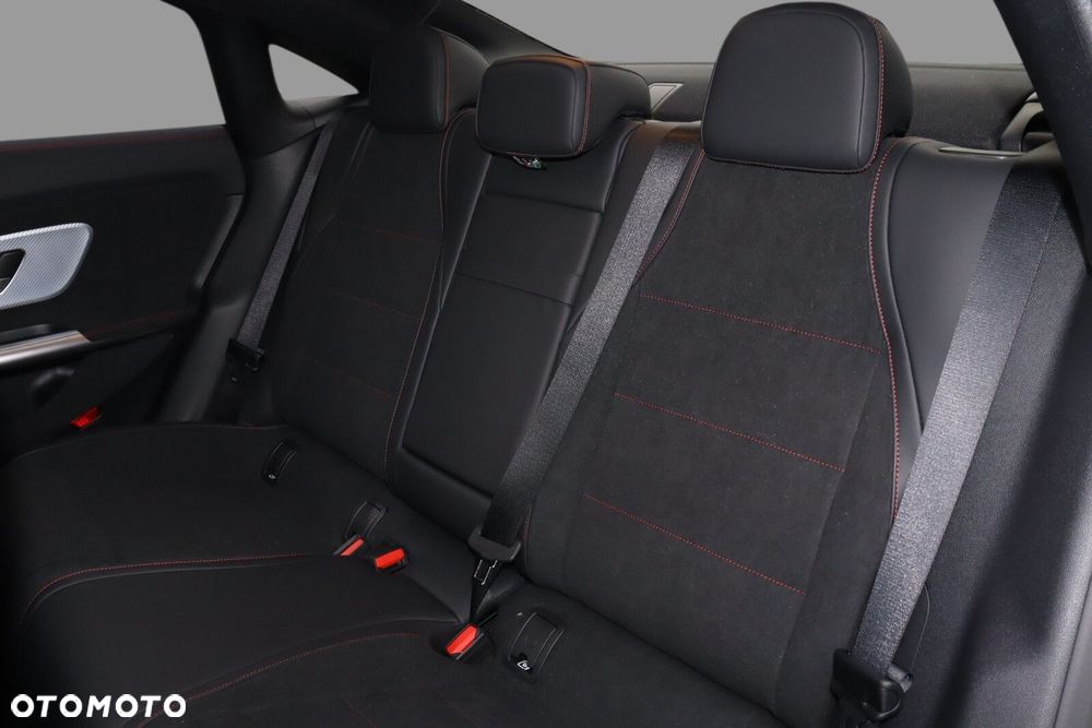 Mercedes-Benz CLA 200 mHEV 8G-DCT - 17
