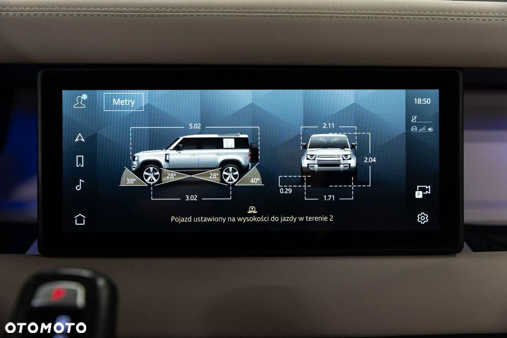 Land Rover Defender - 39