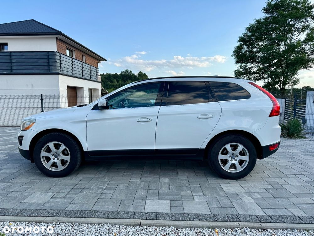 Volvo XC 60 D5 AWD Momentum - 8