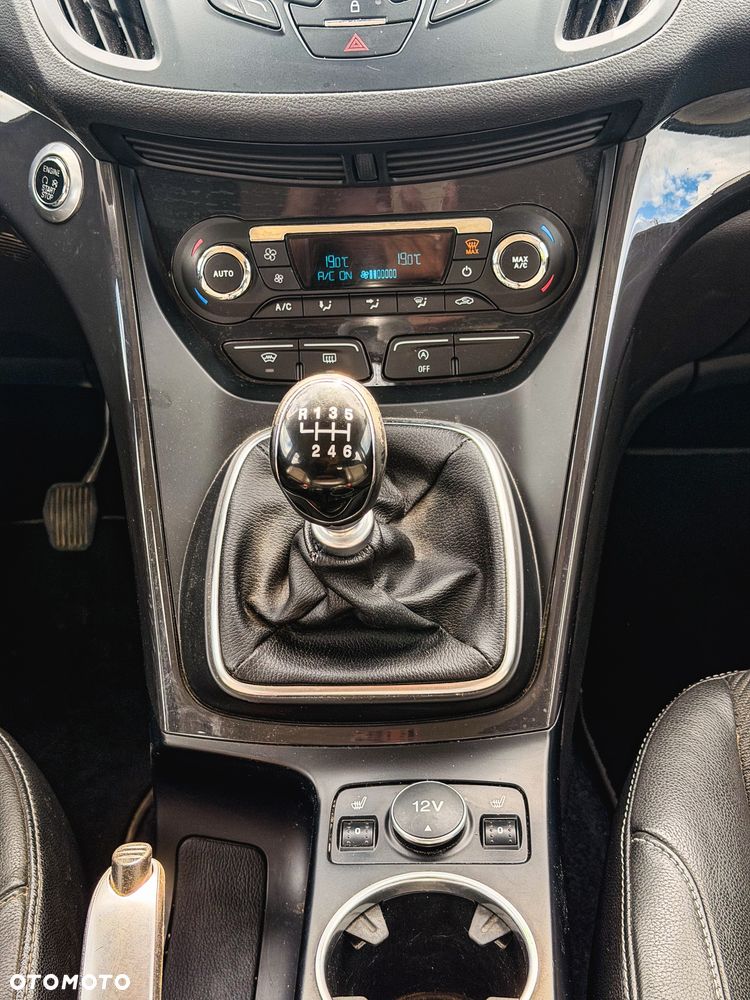 Ford Kuga 1.5 EcoBoost 2x4 Titanium - 31