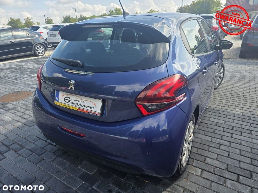Peugeot 208 - 10