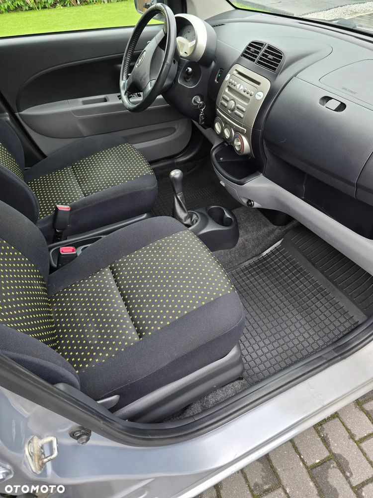 Daihatsu Sirion 1.3 - 8