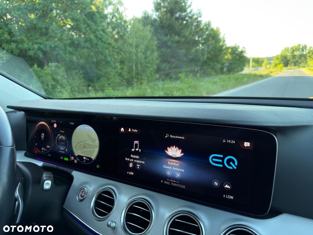 Mercedes-Benz Klasa E 300 de 4Matic 9G-TRONIC Night Edition - 24