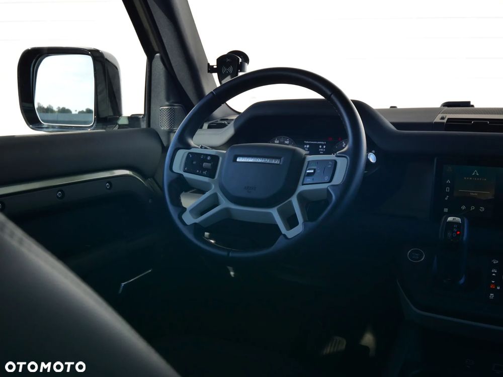 Land Rover Defender - 39