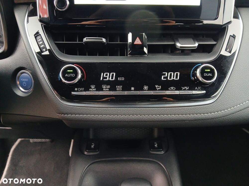 Toyota Corolla 2.0 Hybrid Comfort - 33