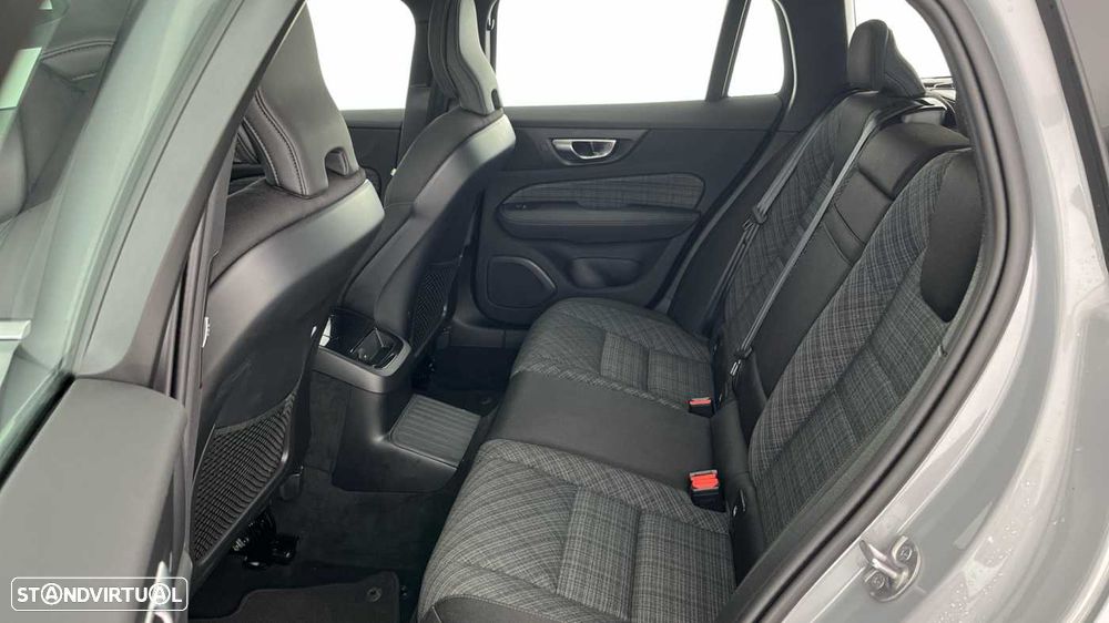 Volvo V60 2.0 T6 AWD TE Core - 4