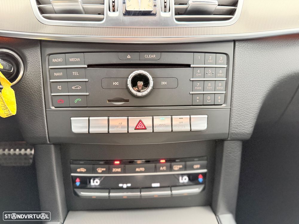 Mercedes-Benz E 250 BlueTEC Avantgarde Auto. - 17