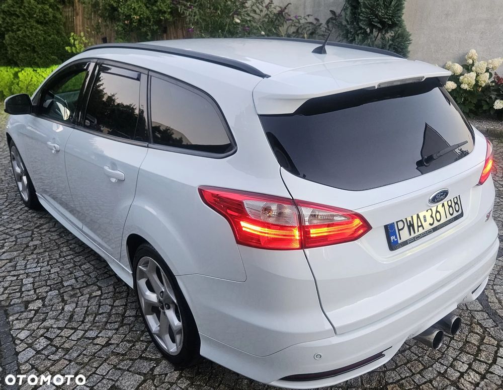 Ford Focus 2.0 EcoBoost ST mit Leder-Sport-Paket - 40