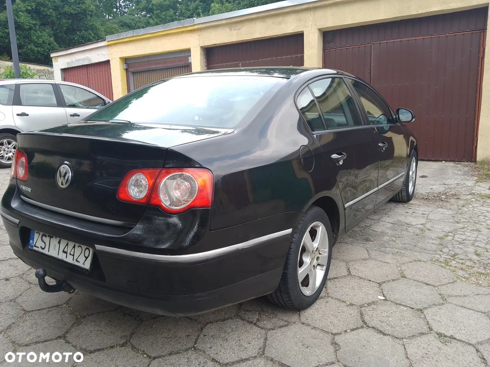 Volkswagen Passat 1.9 TDI Comfortline - 4