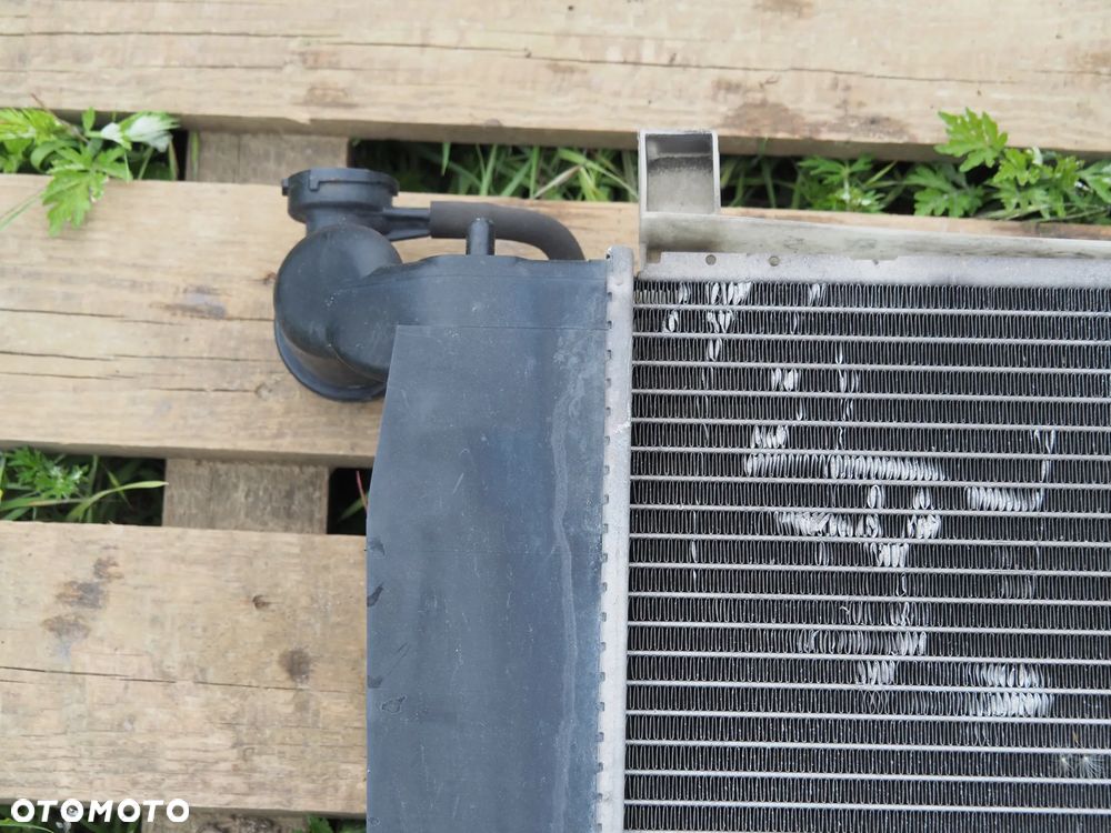 Chłodnica wody Toyota Avensis T25 1.8 VVT - 2