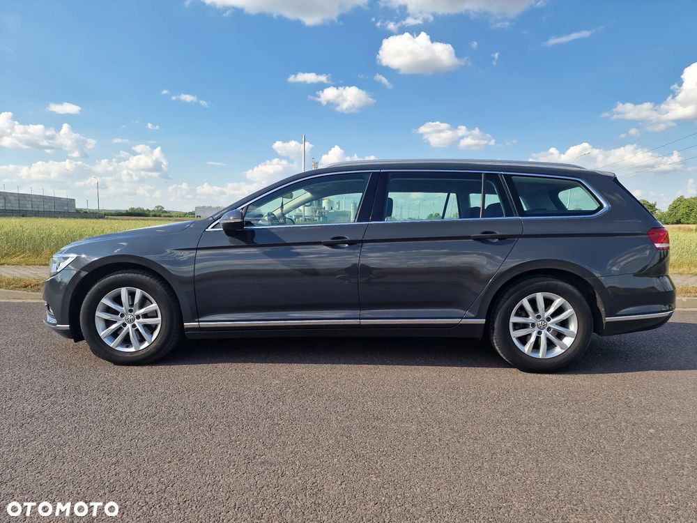 Volkswagen Passat - 4