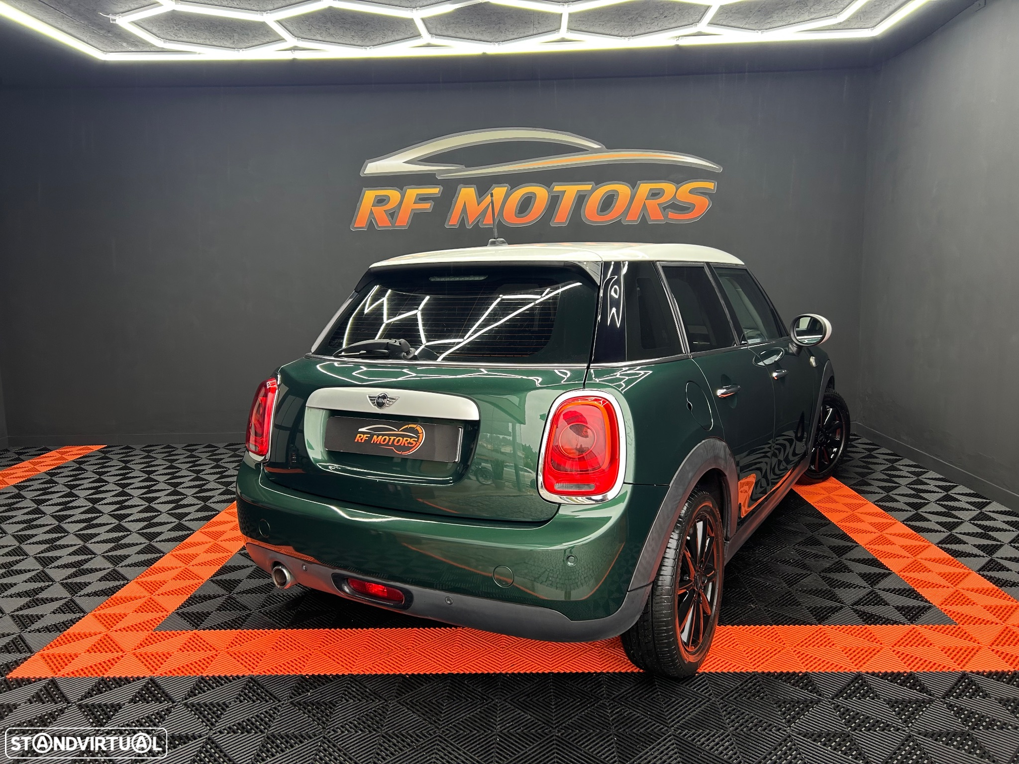 MINI 5 Portas Cooper D Auto - 7