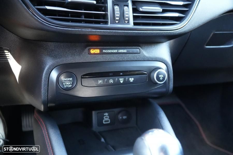 Ford Focus 1.0 EcoBoost MHEV ST-Line - 11