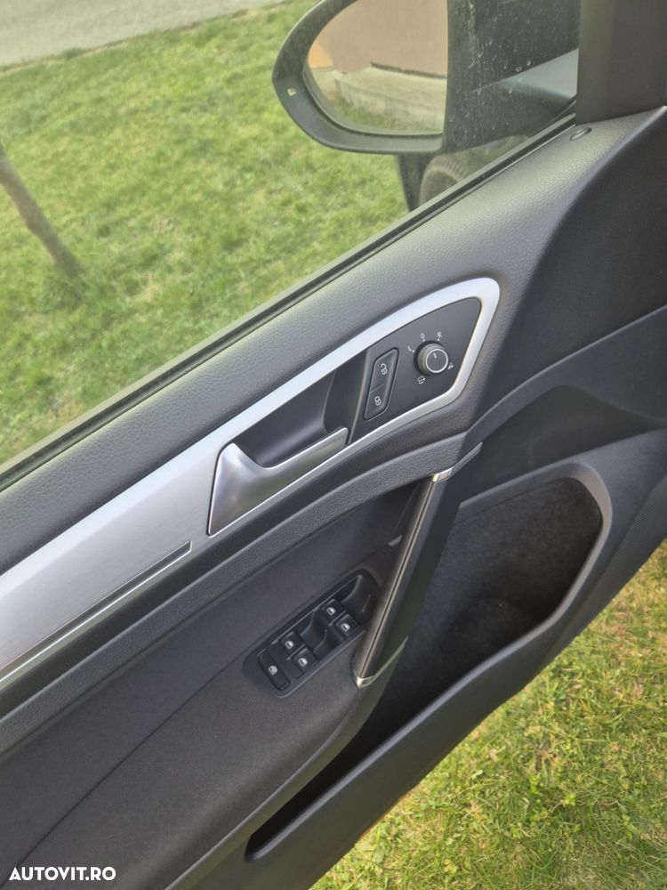 Volkswagen Golf - 14