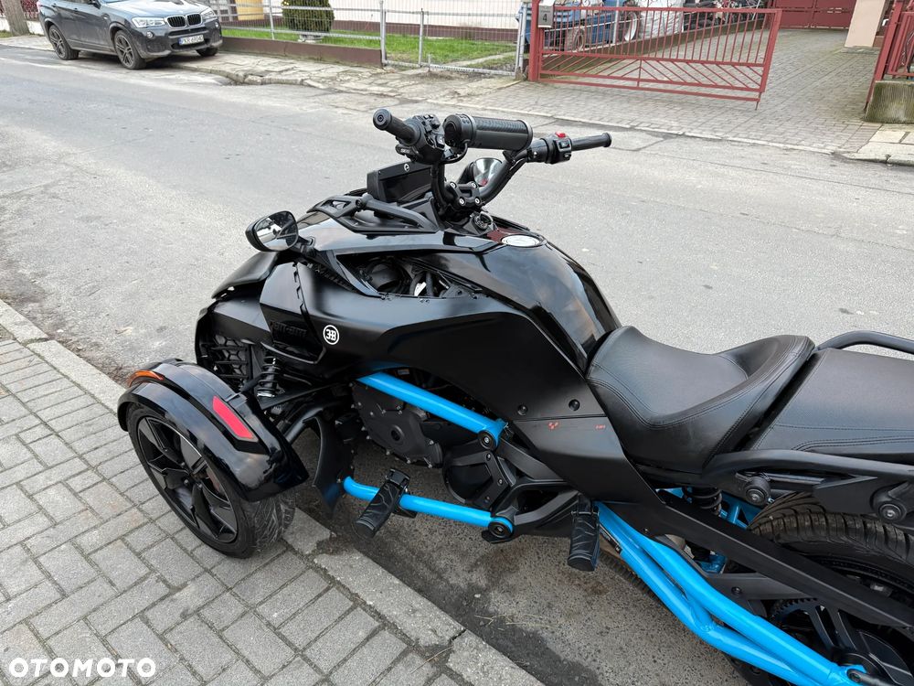 Can-Am Spyder - 15