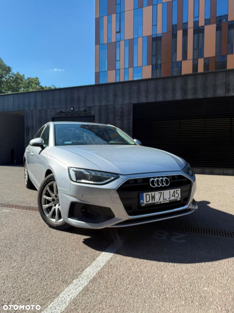 Audi A4 Limousine - 1