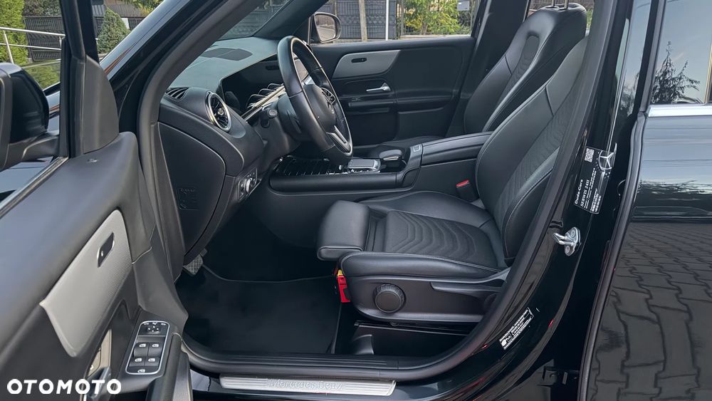 Mercedes-Benz GLB - 26