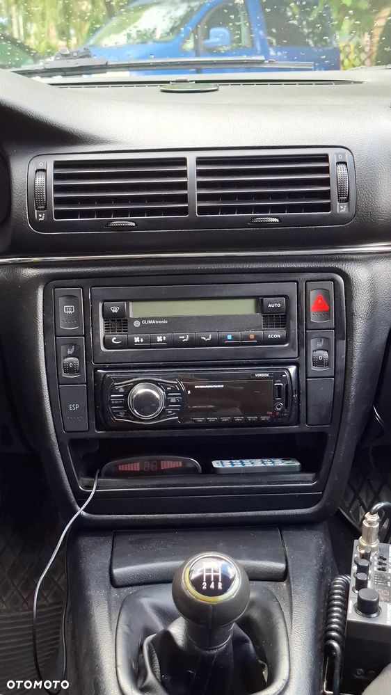 Volkswagen Passat 1.6 Comfortline - 22
