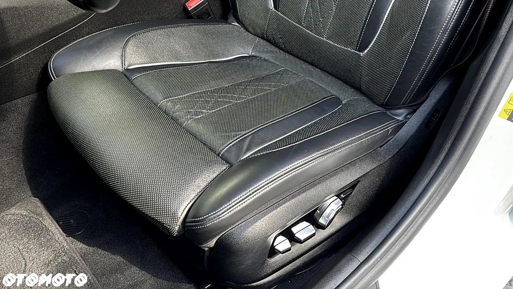 BMW Seria 5 530e iPerformance GPF M Sport sport - 13